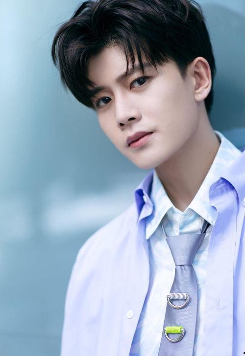 任嘉伦直播爆料专辑视频,独家花絮首度曝光 第1张 任嘉伦直播爆料专辑视频,独家花絮首度曝光 第1张